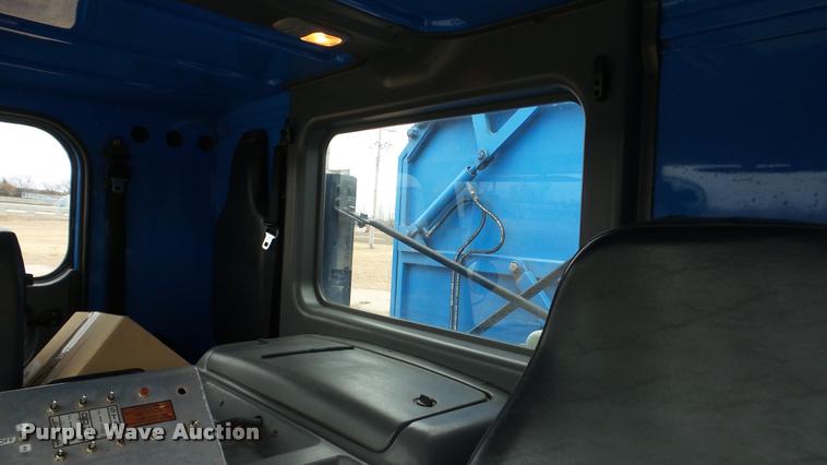 image for item DG9096 2006 Sterling Condor American Lafrance refuse truck