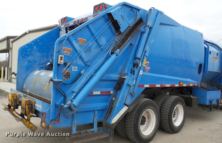 image for item DG9096 2006 Sterling Condor American Lafrance refuse truck