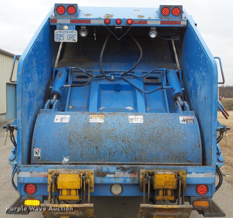 image for item DG9096 2006 Sterling Condor American Lafrance refuse truck