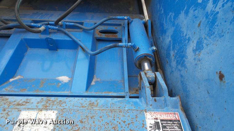 image for item DG9096 2006 Sterling Condor American Lafrance refuse truck