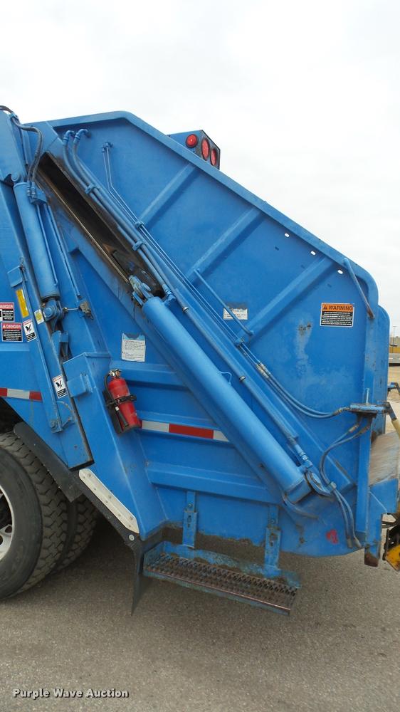 image for item DG9096 2006 Sterling Condor American Lafrance refuse truck