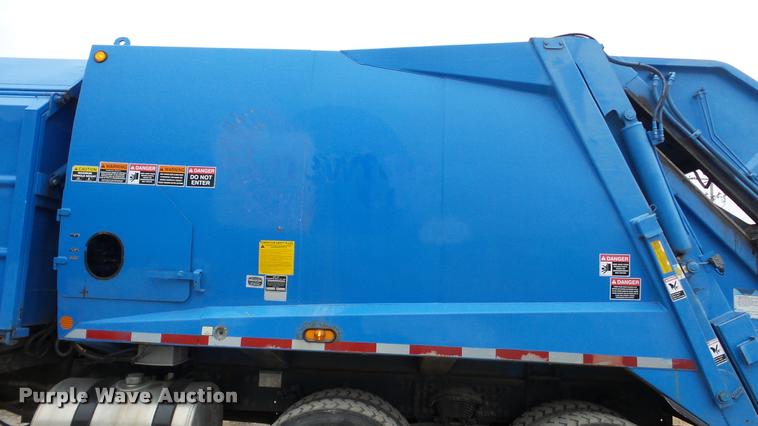 image for item DG9096 2006 Sterling Condor American Lafrance refuse truck