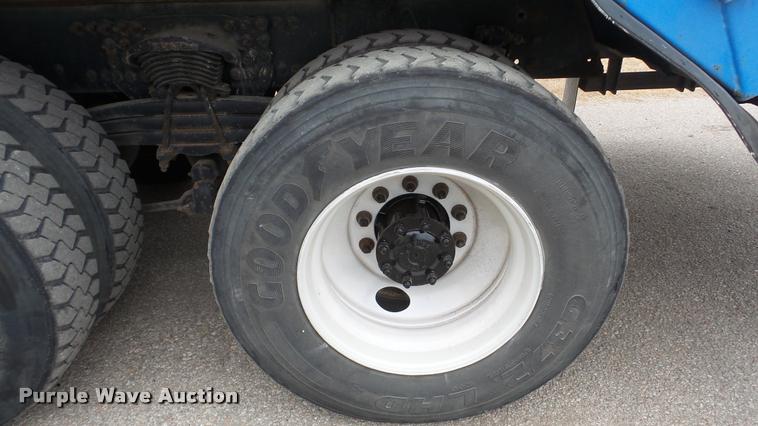 image for item DG9096 2006 Sterling Condor American Lafrance refuse truck