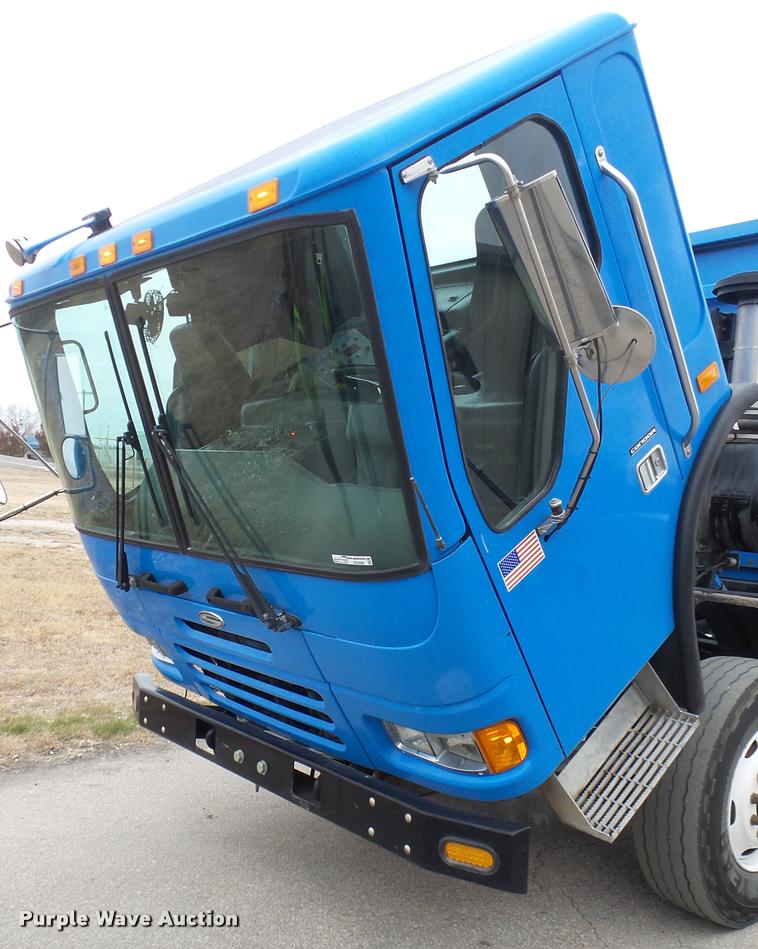 image for item DG9096 2006 Sterling Condor American Lafrance refuse truck