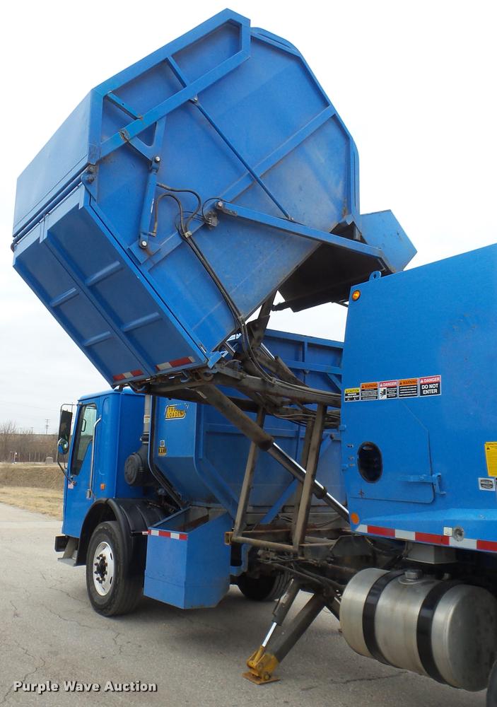 image for item DG9096 2006 Sterling Condor American Lafrance refuse truck