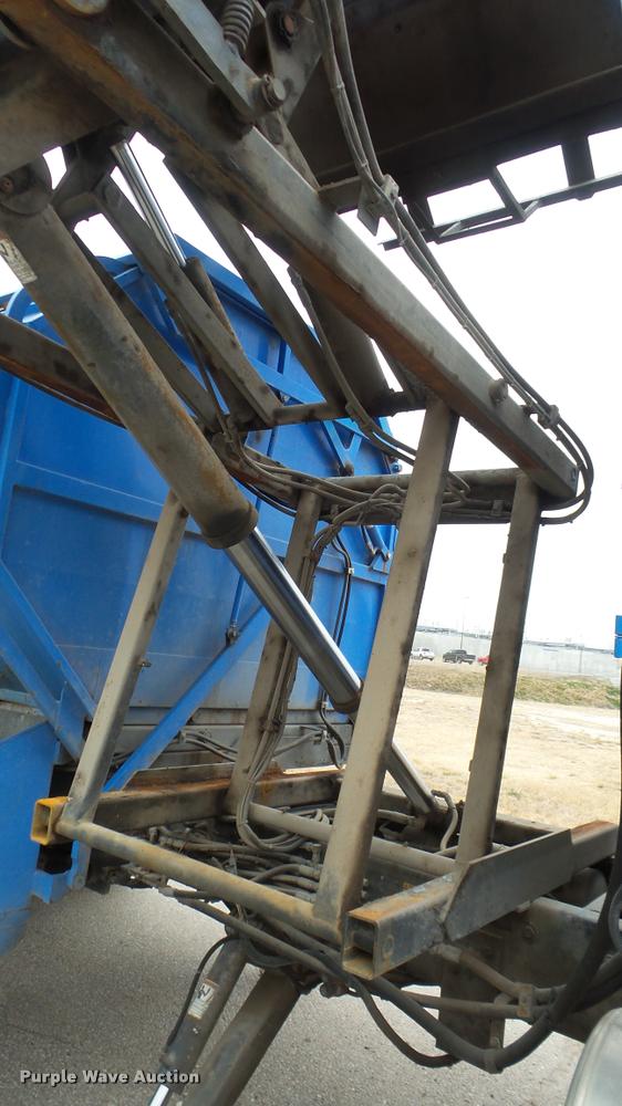 image for item DG9096 2006 Sterling Condor American Lafrance refuse truck