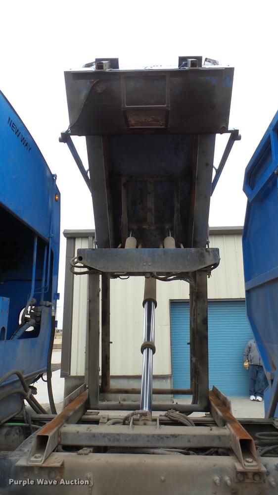 image for item DG9096 2006 Sterling Condor American Lafrance refuse truck