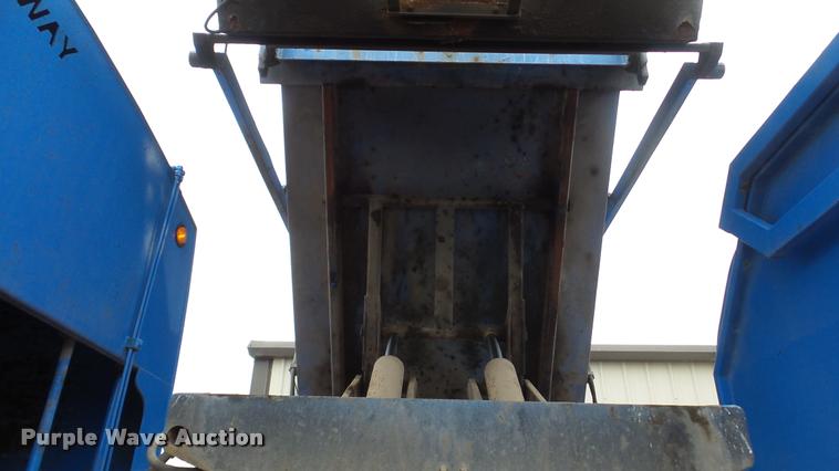 image for item DG9096 2006 Sterling Condor American Lafrance refuse truck