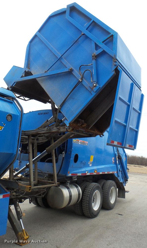 image for item DG9096 2006 Sterling Condor American Lafrance refuse truck