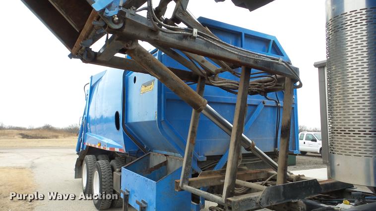 image for item DG9096 2006 Sterling Condor American Lafrance refuse truck