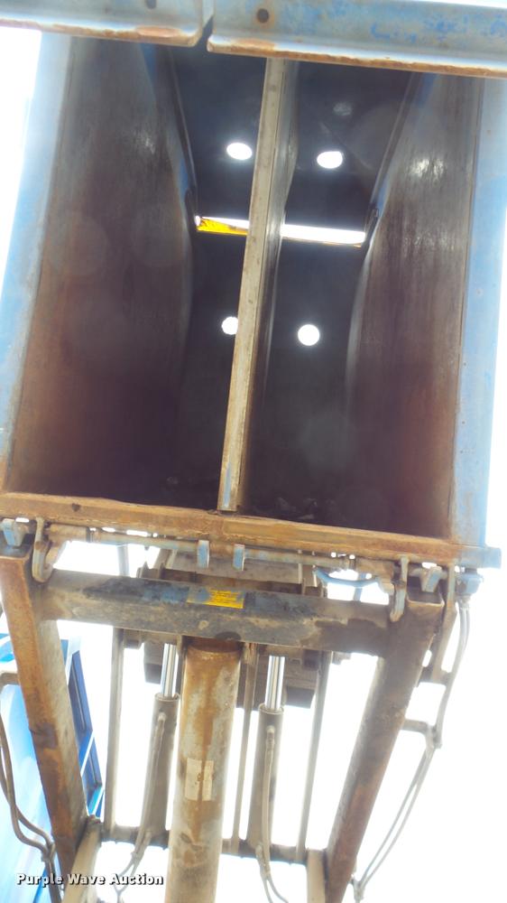 image for item DG9096 2006 Sterling Condor American Lafrance refuse truck