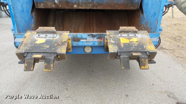 image for item DG9096 2006 Sterling Condor American Lafrance refuse truck