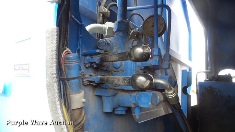 image for item DG9096 2006 Sterling Condor American Lafrance refuse truck