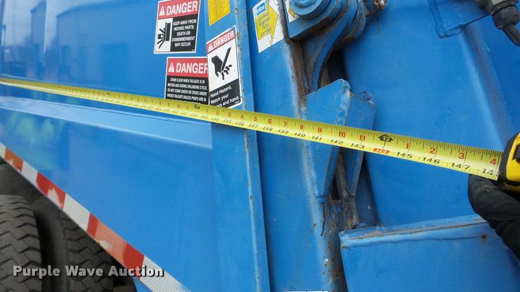 image for item DG9096 2006 Sterling Condor American Lafrance refuse truck