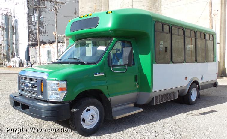 image for item J5713 2010 Ford Econoline E450 Super Duty Eldorado shuttle bus