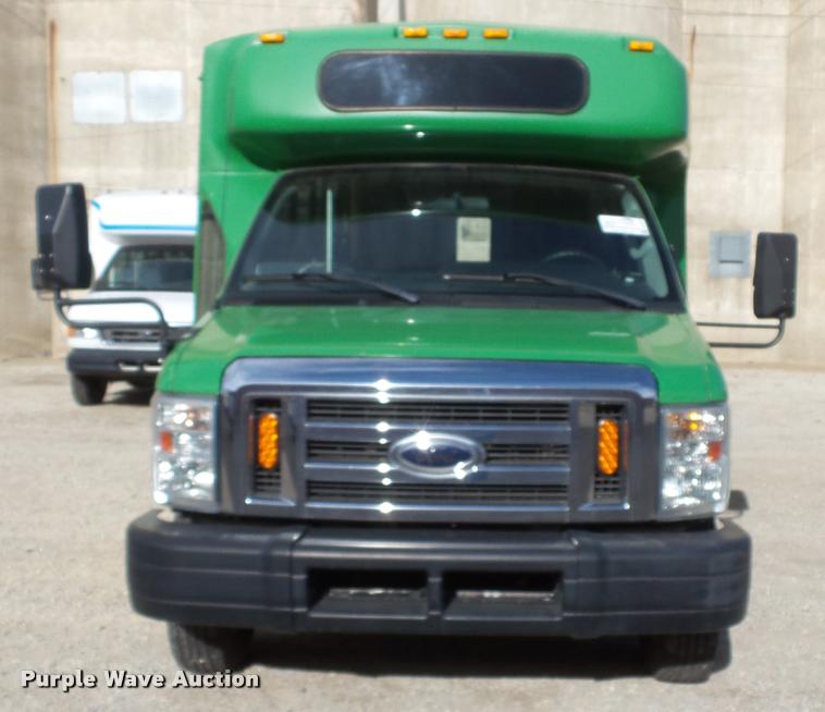 image for item J5713 2010 Ford Econoline E450 Super Duty Eldorado shuttle bus