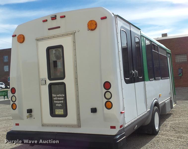 image for item J5713 2010 Ford Econoline E450 Super Duty Eldorado shuttle bus