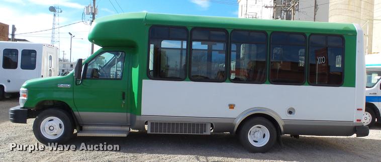 image for item J5713 2010 Ford Econoline E450 Super Duty Eldorado shuttle bus