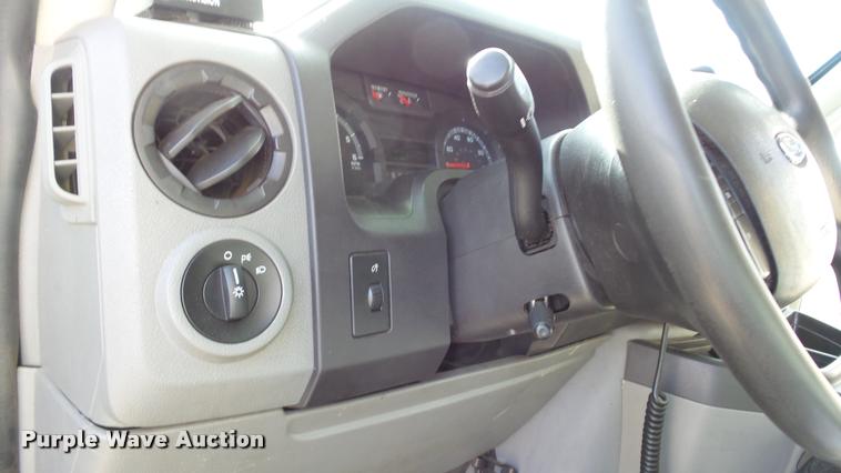 image for item J5713 2010 Ford Econoline E450 Super Duty Eldorado shuttle bus