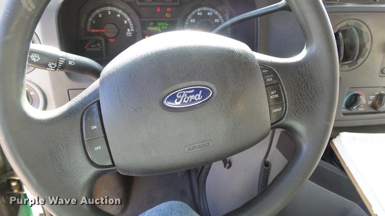 image for item J5713 2010 Ford Econoline E450 Super Duty Eldorado shuttle bus