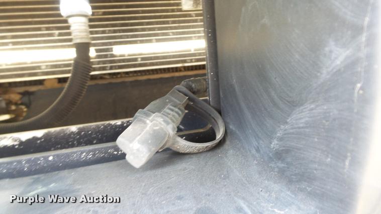 image for item J5713 2010 Ford Econoline E450 Super Duty Eldorado shuttle bus