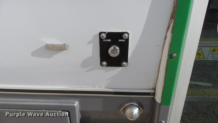 image for item J5713 2010 Ford Econoline E450 Super Duty Eldorado shuttle bus