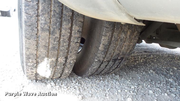 image for item J5713 2010 Ford Econoline E450 Super Duty Eldorado shuttle bus