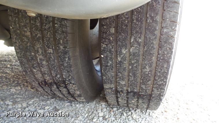 image for item J5713 2010 Ford Econoline E450 Super Duty Eldorado shuttle bus