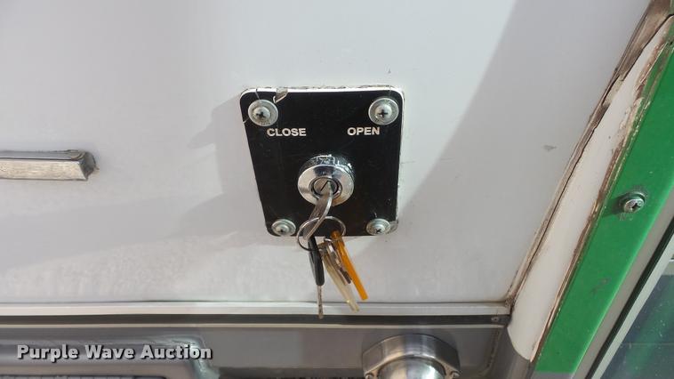 image for item J5713 2010 Ford Econoline E450 Super Duty Eldorado shuttle bus