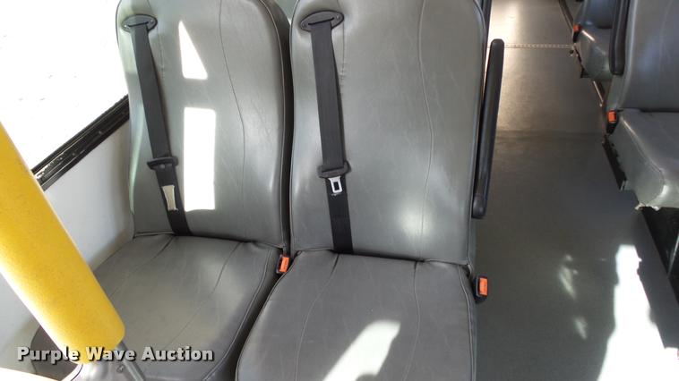 image for item J5713 2010 Ford Econoline E450 Super Duty Eldorado shuttle bus