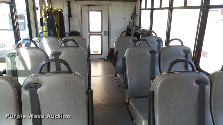 image for item J5713 2010 Ford Econoline E450 Super Duty Eldorado shuttle bus