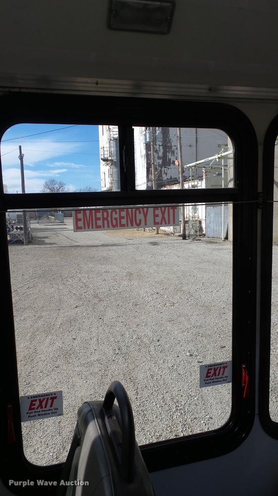 image for item J5713 2010 Ford Econoline E450 Super Duty Eldorado shuttle bus