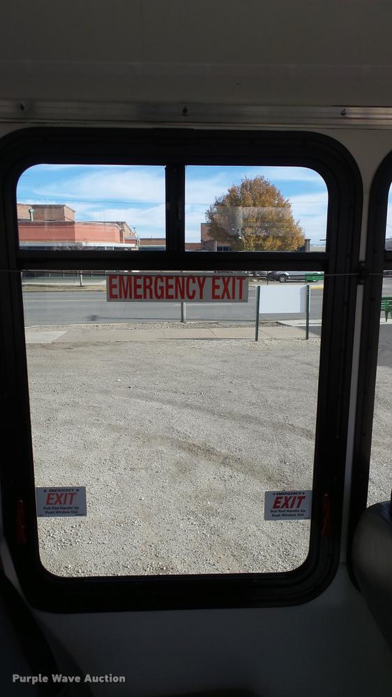 image for item J5713 2010 Ford Econoline E450 Super Duty Eldorado shuttle bus