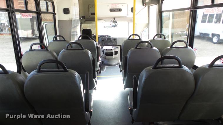 image for item J5713 2010 Ford Econoline E450 Super Duty Eldorado shuttle bus