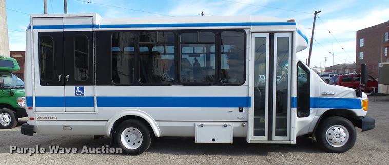 image for item J5722 2007 Ford Econoline E450 Super Duty Aerotech shuttle bus