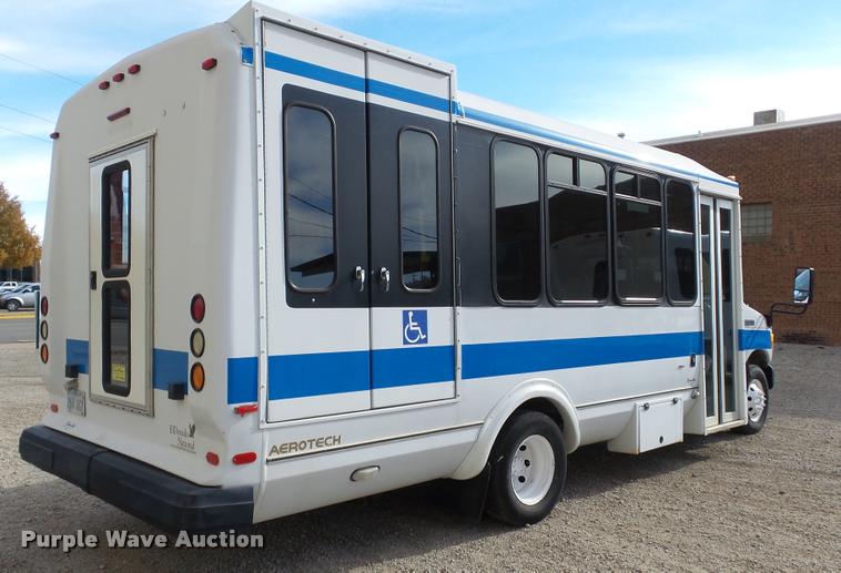 image for item J5722 2007 Ford Econoline E450 Super Duty Aerotech shuttle bus