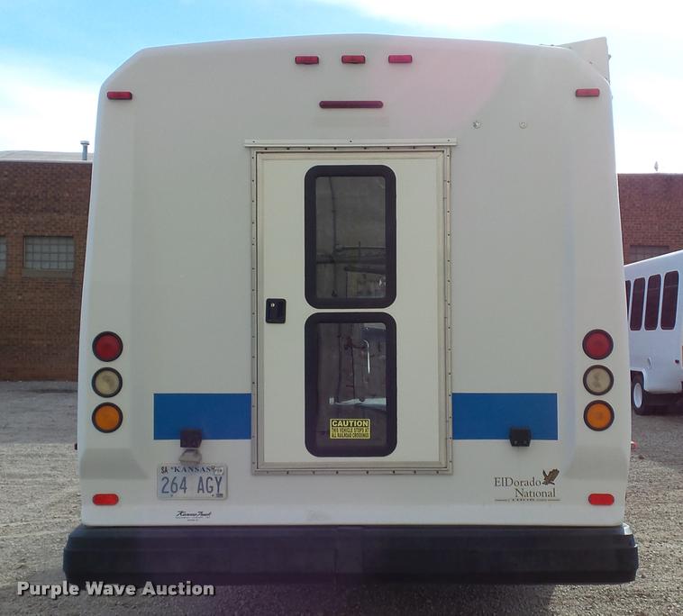 image for item J5722 2007 Ford Econoline E450 Super Duty Aerotech shuttle bus