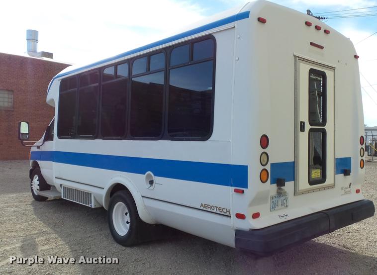 image for item J5722 2007 Ford Econoline E450 Super Duty Aerotech shuttle bus