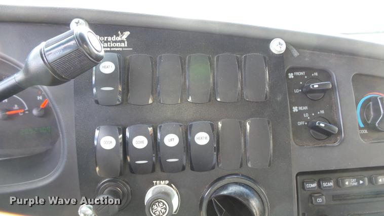 image for item J5722 2007 Ford Econoline E450 Super Duty Aerotech shuttle bus