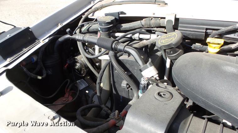 image for item J5722 2007 Ford Econoline E450 Super Duty Aerotech shuttle bus