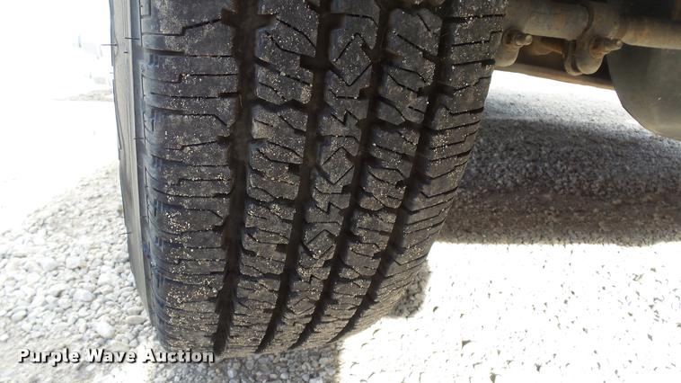 image for item J5722 2007 Ford Econoline E450 Super Duty Aerotech shuttle bus