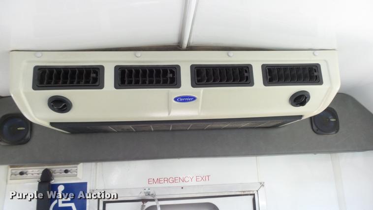 image for item J5722 2007 Ford Econoline E450 Super Duty Aerotech shuttle bus