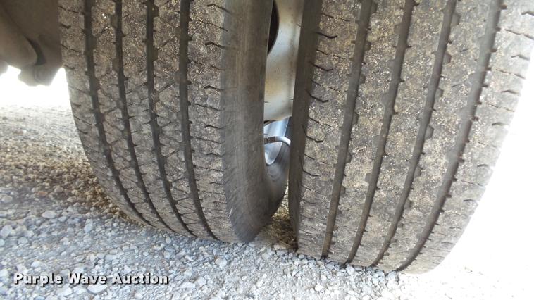 image for item J5722 2007 Ford Econoline E450 Super Duty Aerotech shuttle bus