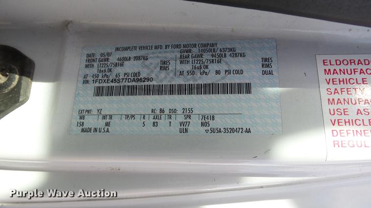 image for item J5722 2007 Ford Econoline E450 Super Duty Aerotech shuttle bus