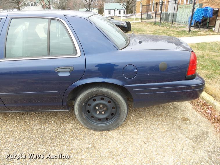image for item K1007 2006 Ford Crown Victoria Police Interceptor