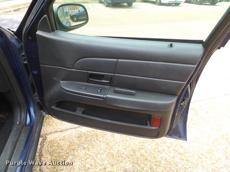 image for item K1007 2006 Ford Crown Victoria Police Interceptor