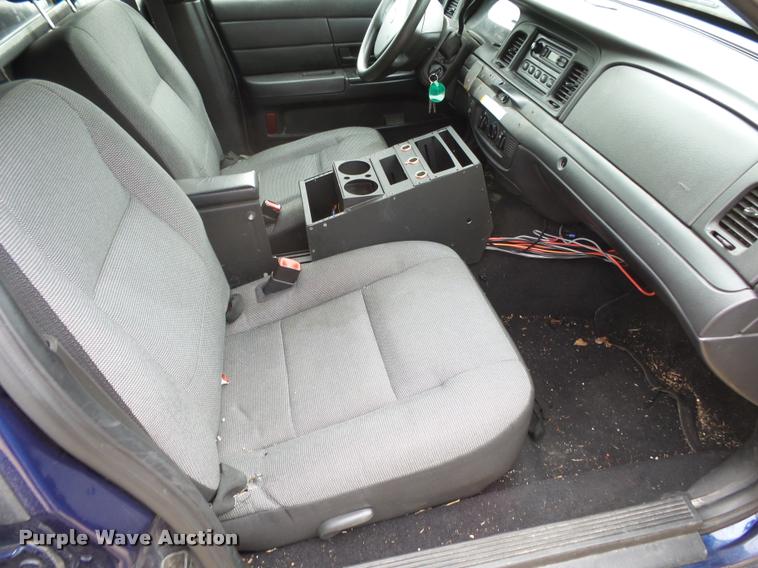 image for item K1007 2006 Ford Crown Victoria Police Interceptor