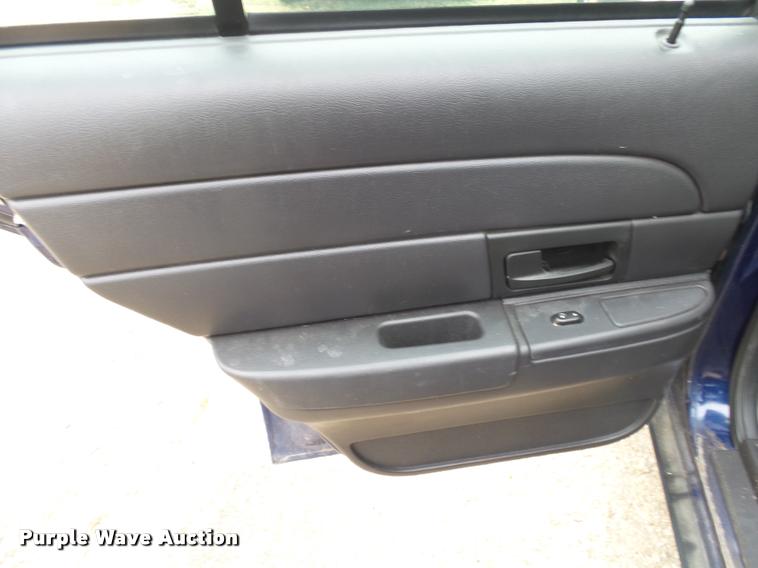 image for item K1008 2006 Ford Crown Victoria Police Interceptor