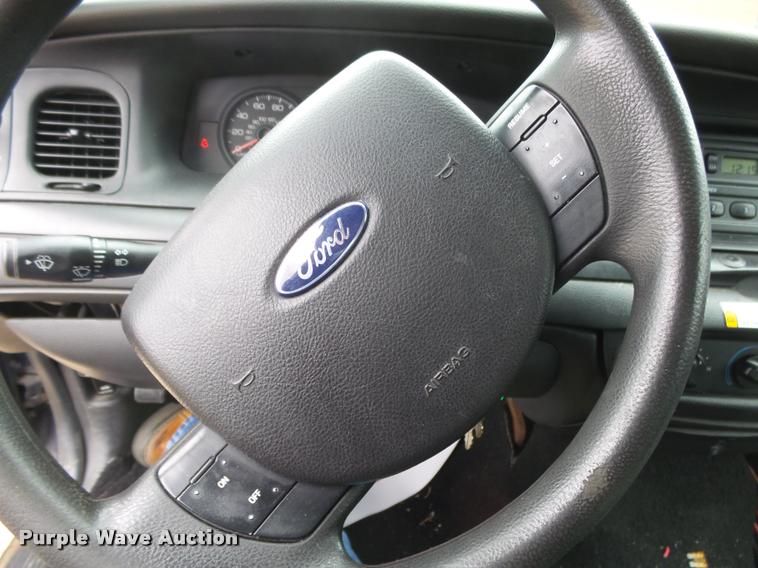 image for item K1008 2006 Ford Crown Victoria Police Interceptor