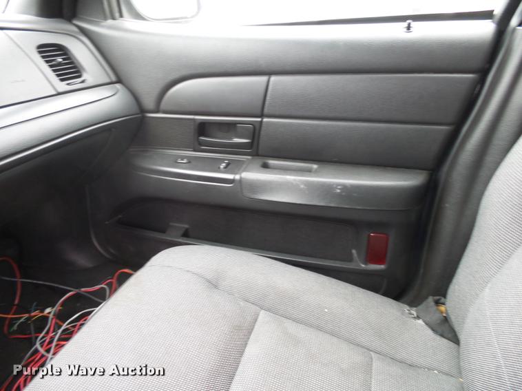 image for item K1008 2006 Ford Crown Victoria Police Interceptor